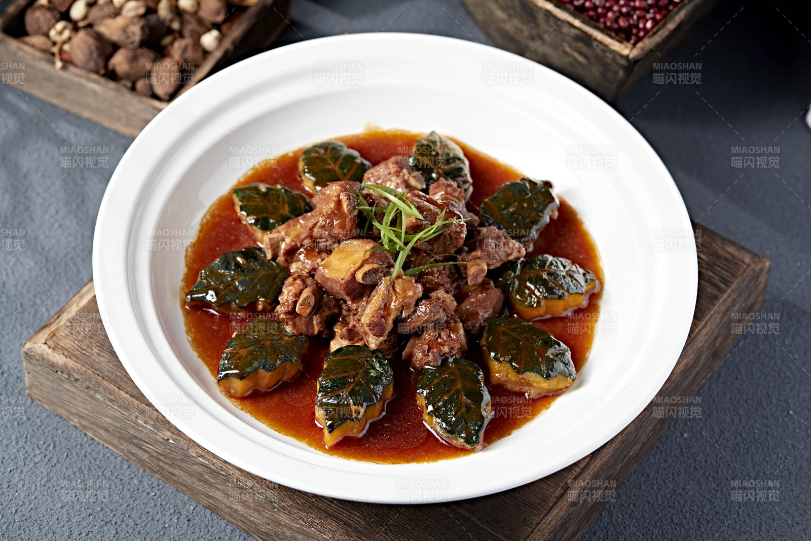 红烧肉配荷叶图片