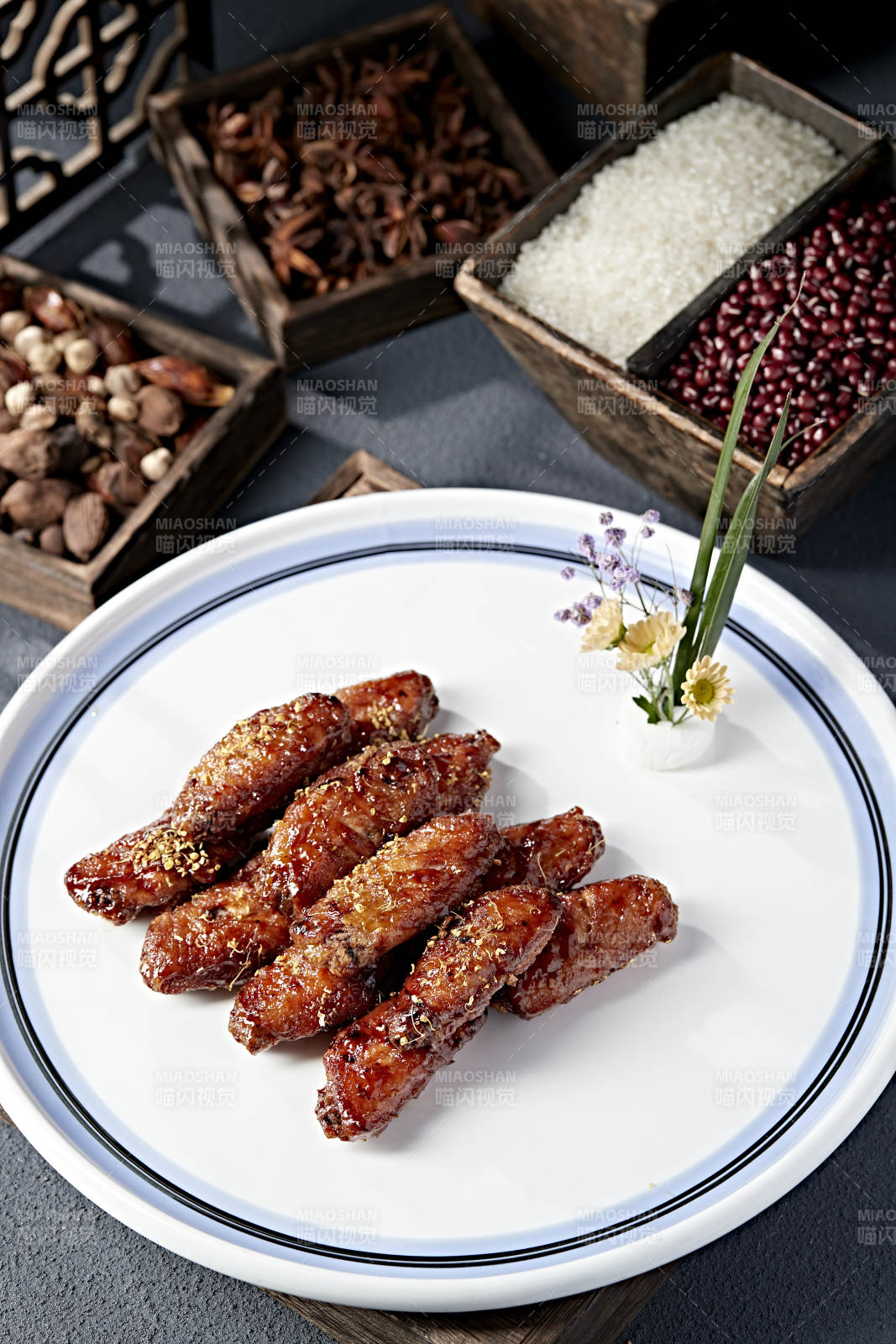 香煎肉卷配五谷图片