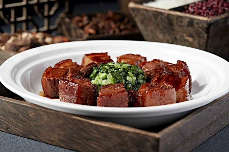 红烧肉配青菜图片