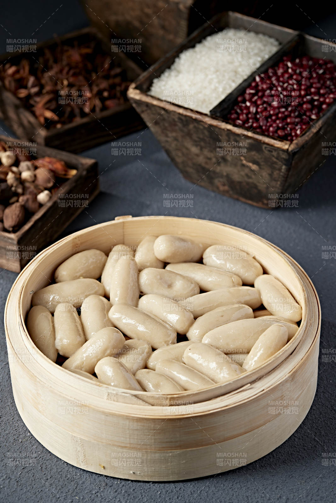 张家口地方美食土豆莜面鱼图片