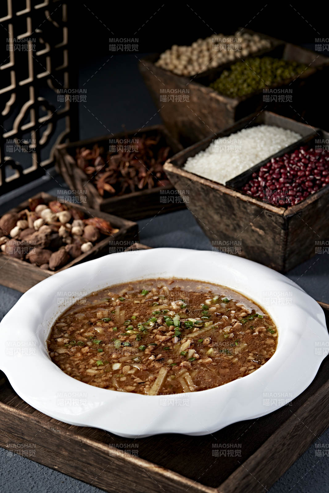 莜面蘸水酸菜土豆肉沫卤图片