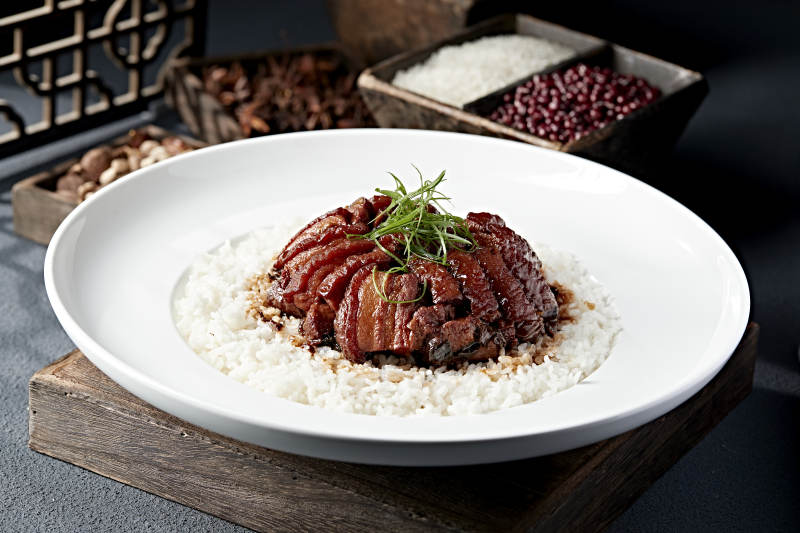 红烧扣肉捞白饭图片