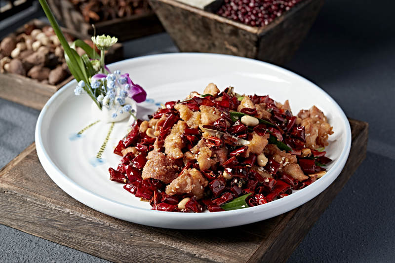 川香辣果仁子鸡丁图片