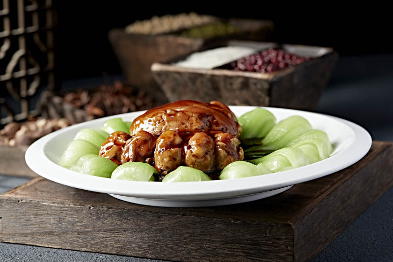 仿形菜浇汁红烧猪肘子图片