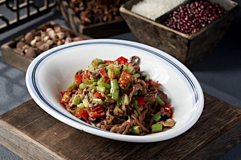 湘味米椒西芹小炒鸡杂图片