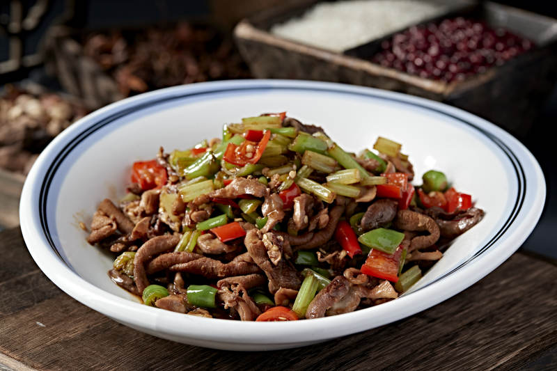 湘味米椒西芹小炒鸡杂图片