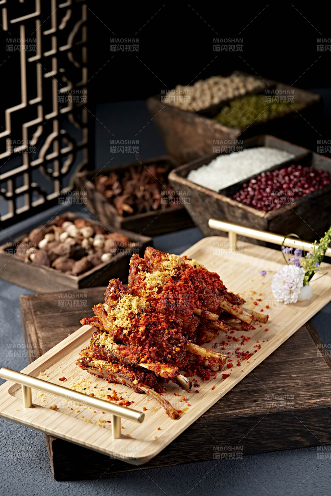 爆辣油炸小羊排图片