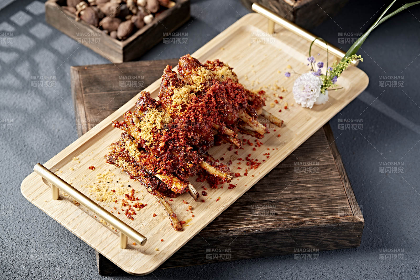 爆辣油炸小羊排图片