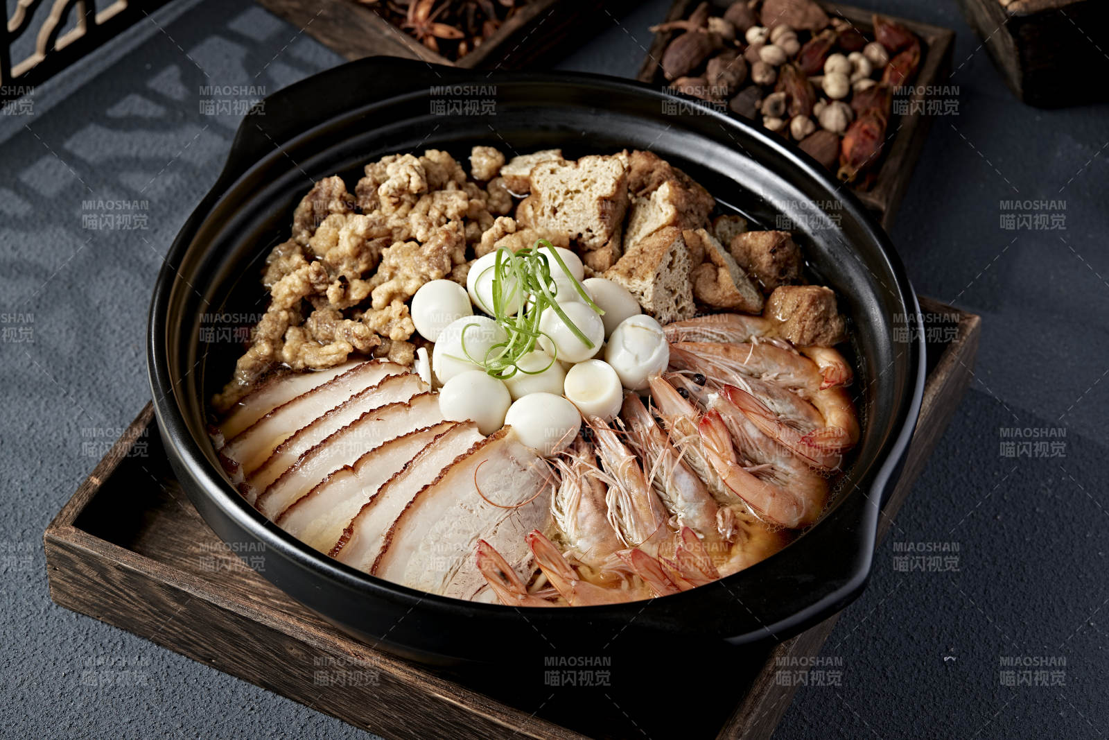 砂锅菜陆海空煲图片