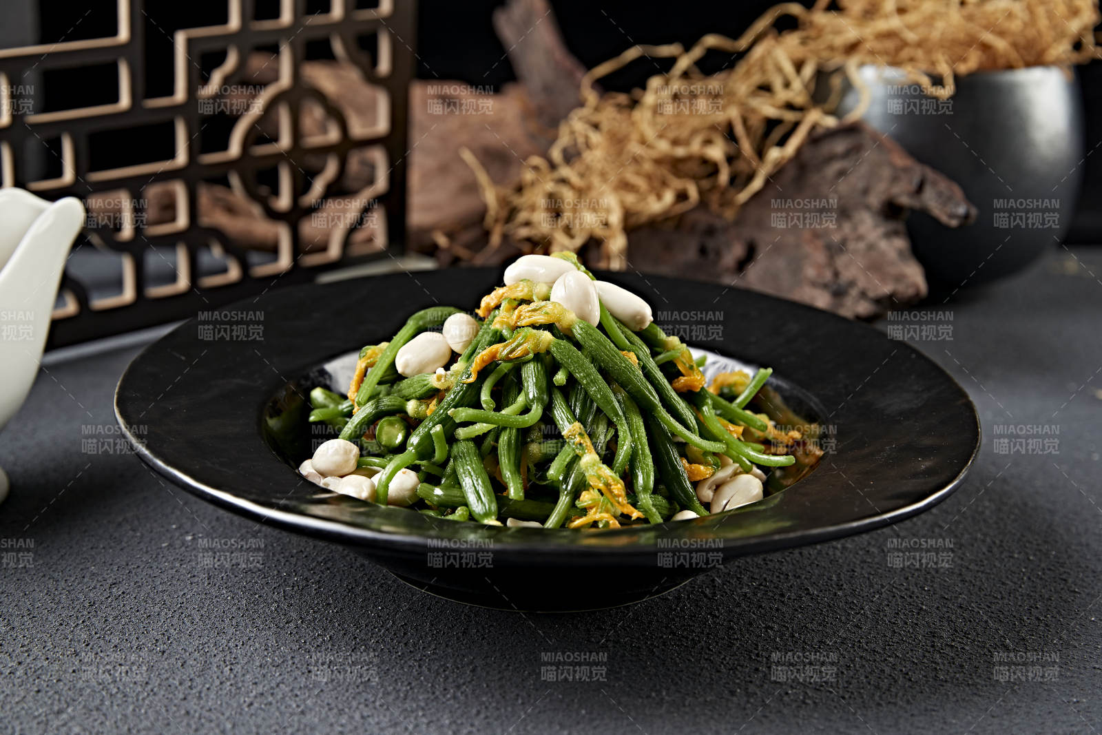 美味凉菜果仁巧拌黄瓜仔图片