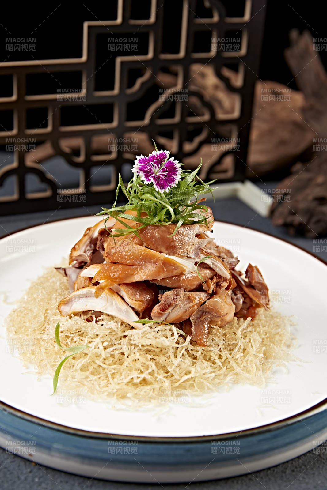 美味凉菜手撕熏鸡图片