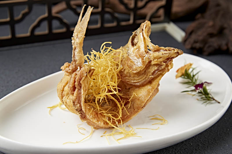 干炸野生海黄鱼图片