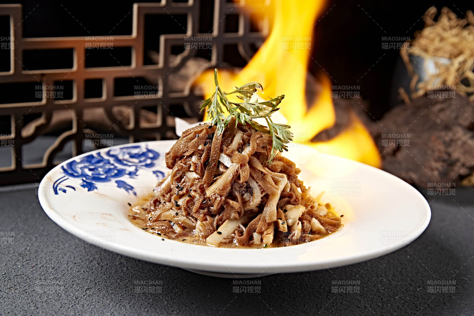 老北京麻酱拌爆肚图片