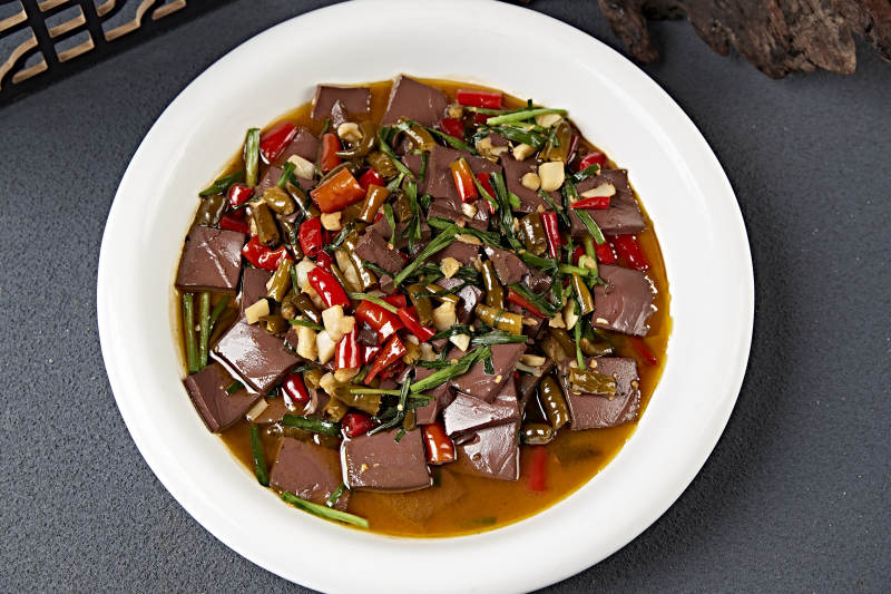 湘味酸辣泡椒炖鸭血图片