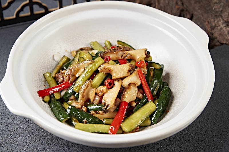 酱烧彩椒乳瓜鲜鲍鱼图片