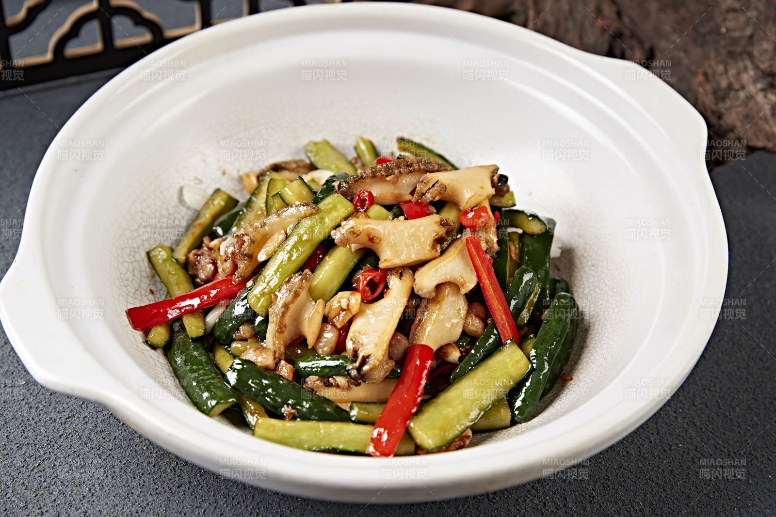 酱烧彩椒乳瓜鲜鲍鱼图片