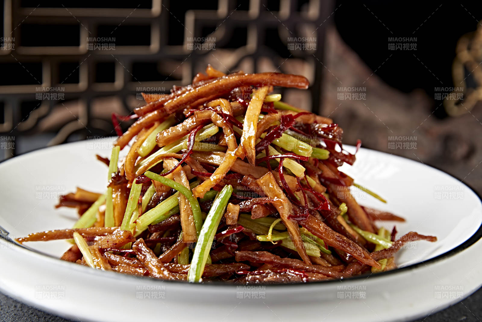 干煸杏鲍菇丝西芹牛肉丝图片