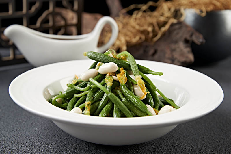 美味凉菜果仁巧拌黄瓜仔图片