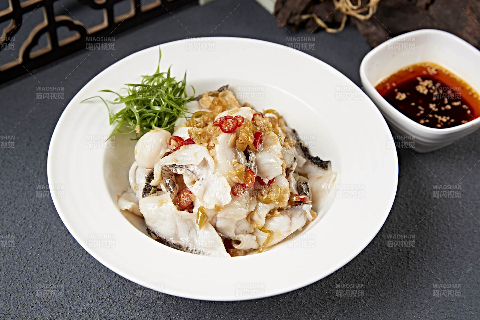 蘸汁泡椒拌鱼片图片