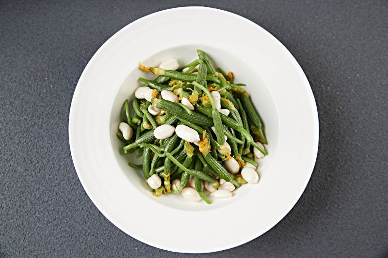 美味凉菜果仁巧拌黄瓜仔图片