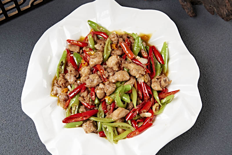 香辣杭椒爆鸡丁图片