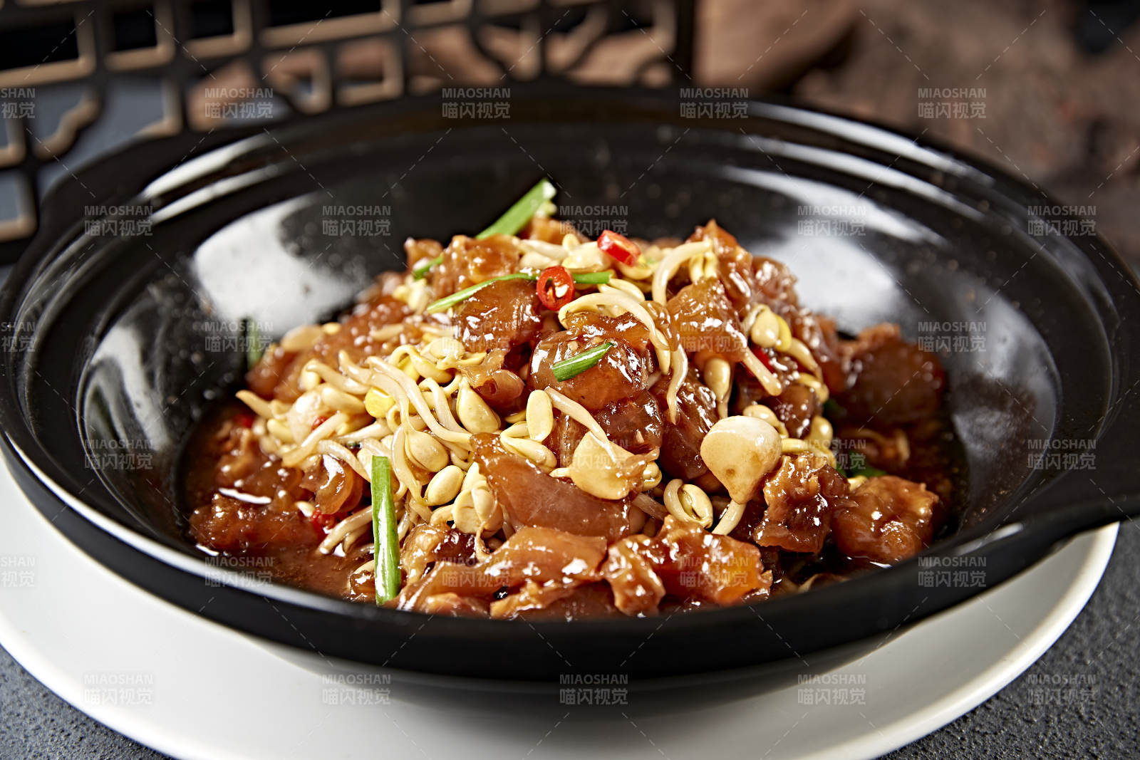 蒜香砂锅豆芽烧蹄筋图片