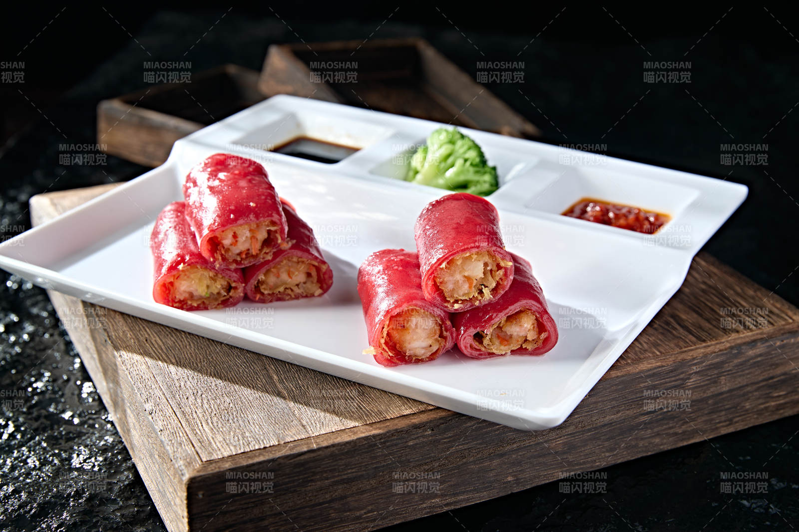  港式茶餐红曲米皮肠粉炸蛋猪肉卷图片