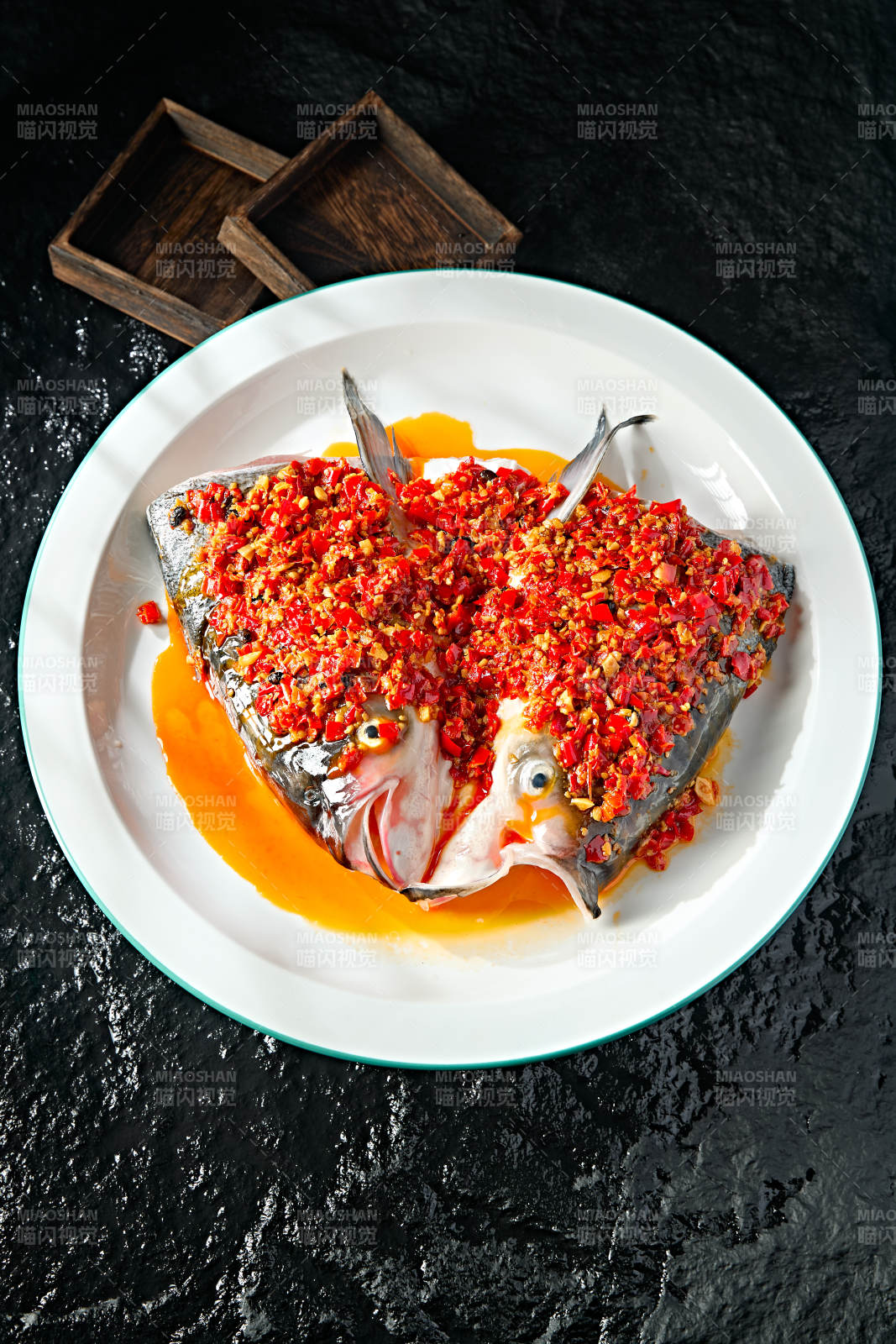 经典湖南美食剁椒鱼头图片