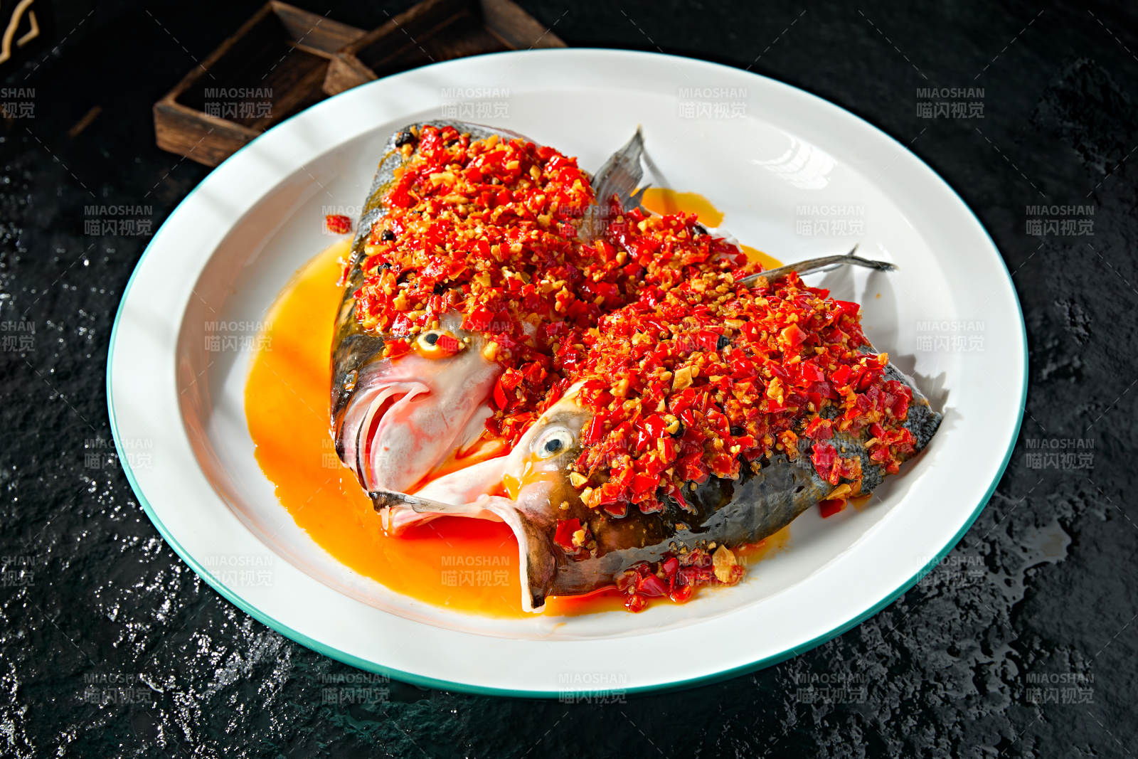 经典湖南美食剁椒鱼头图片