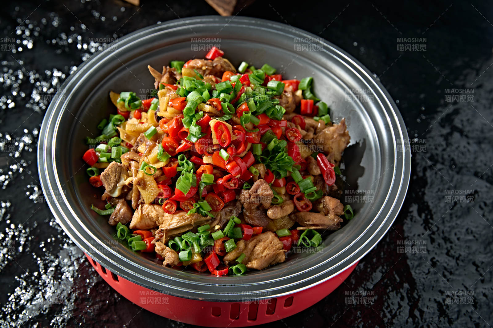 湘味葱香剁椒炒鸡块图片