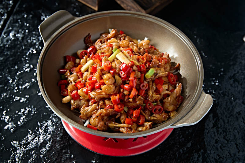 湘味米椒辣炒蒜香牛蛙图片