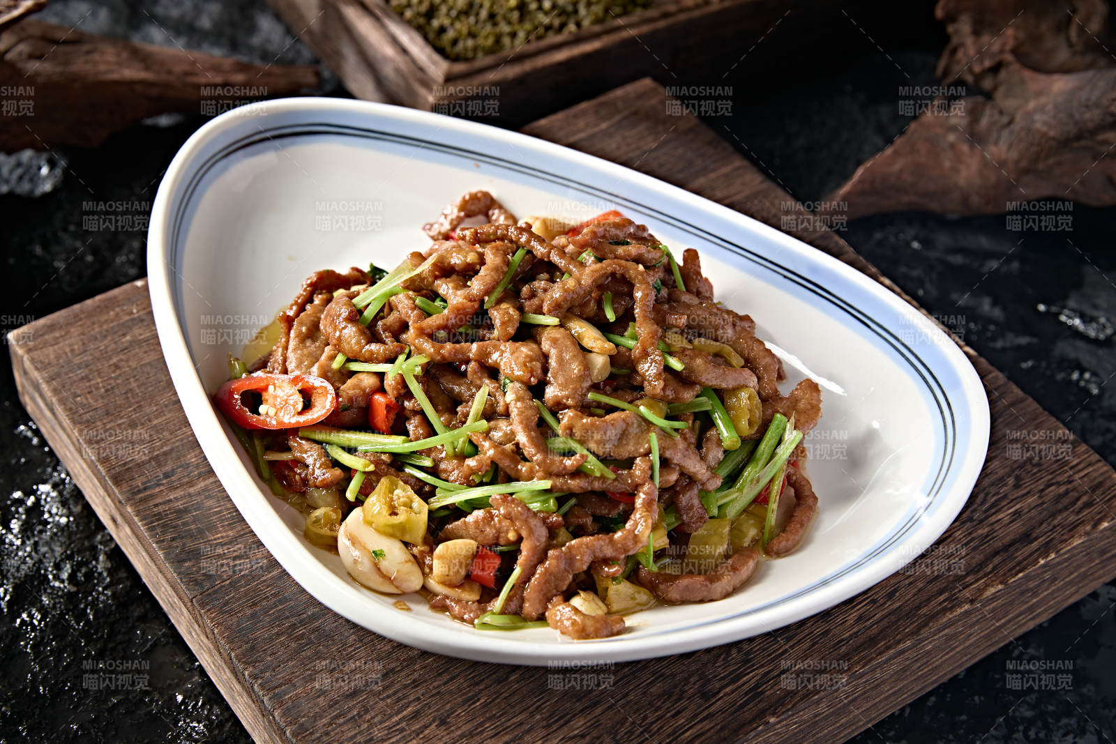 中餐湘味小炒泡椒香菜炒牛柳图片