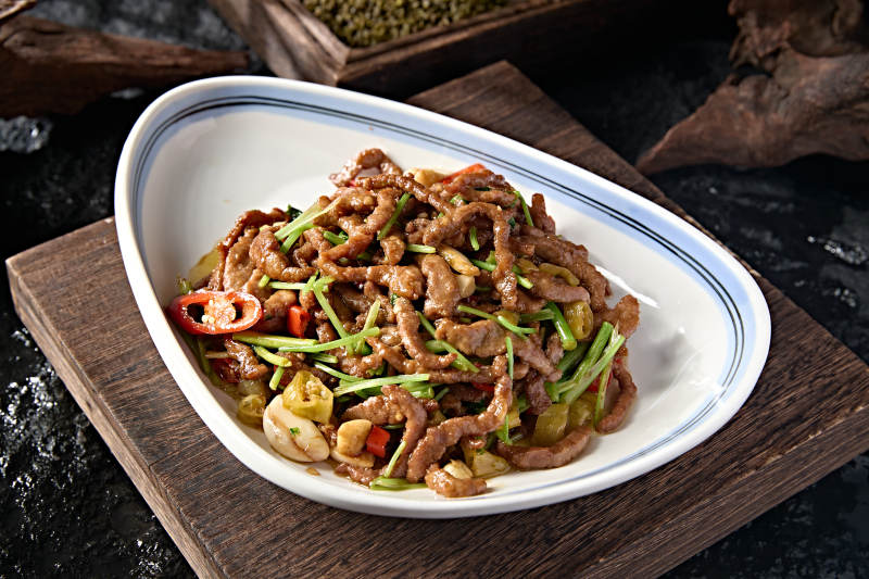 中餐湘味小炒泡椒香菜炒牛柳图片