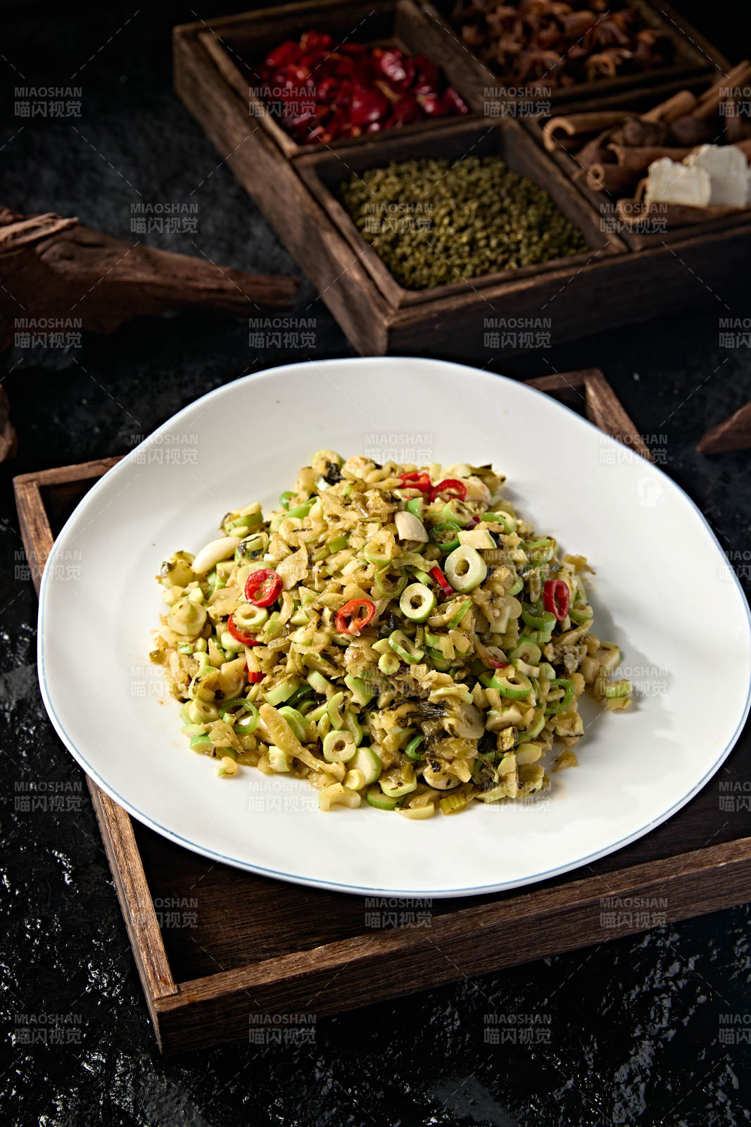 家常小炒米椒雪菜嫩笋圈图片