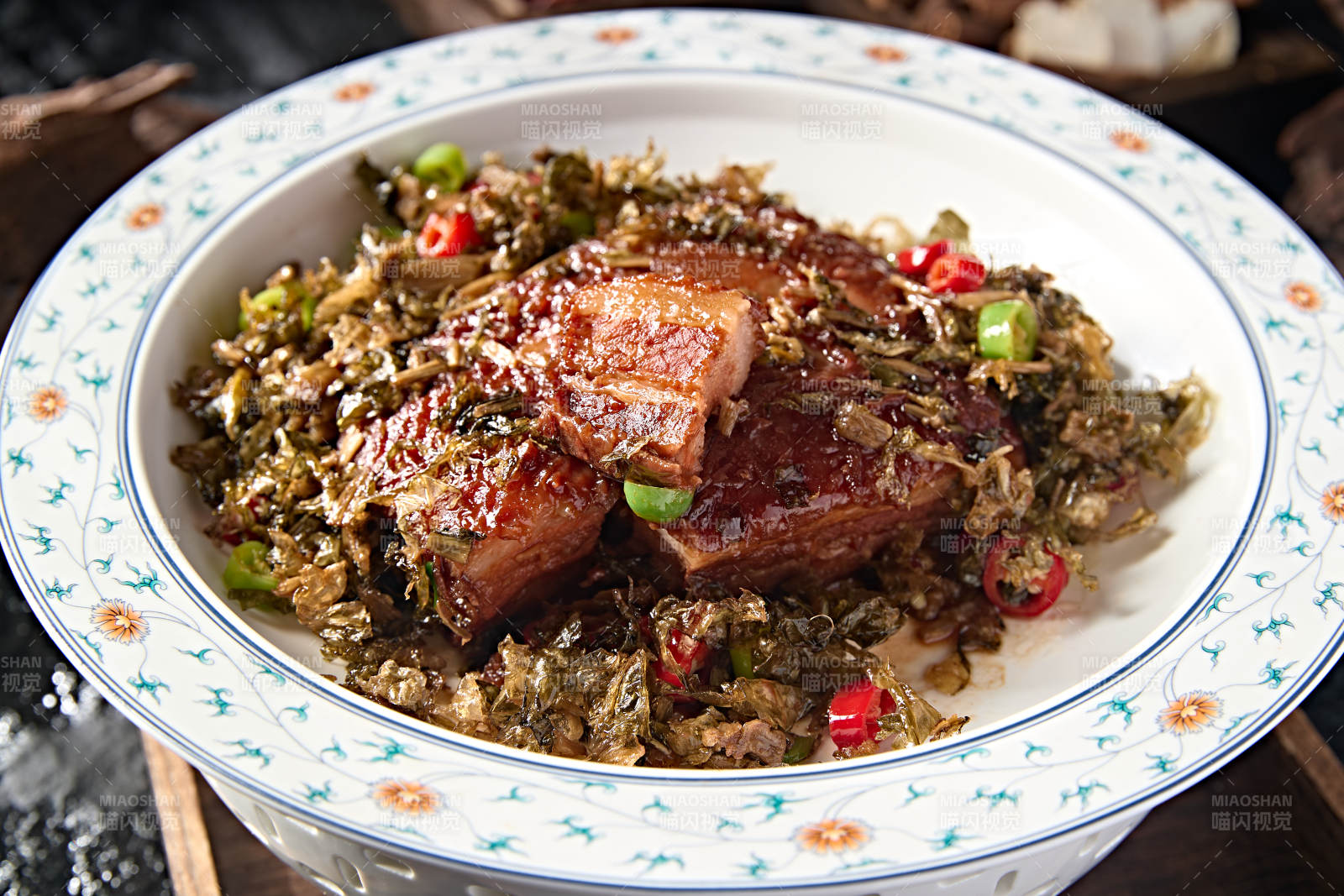 海派传统美食梅菜扣肉图片