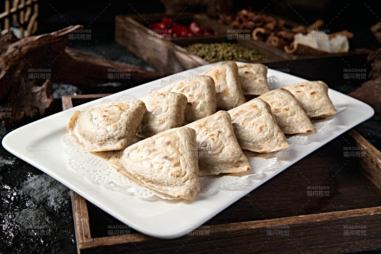 张家口坝上农家美食锅巴莜面饺子图片