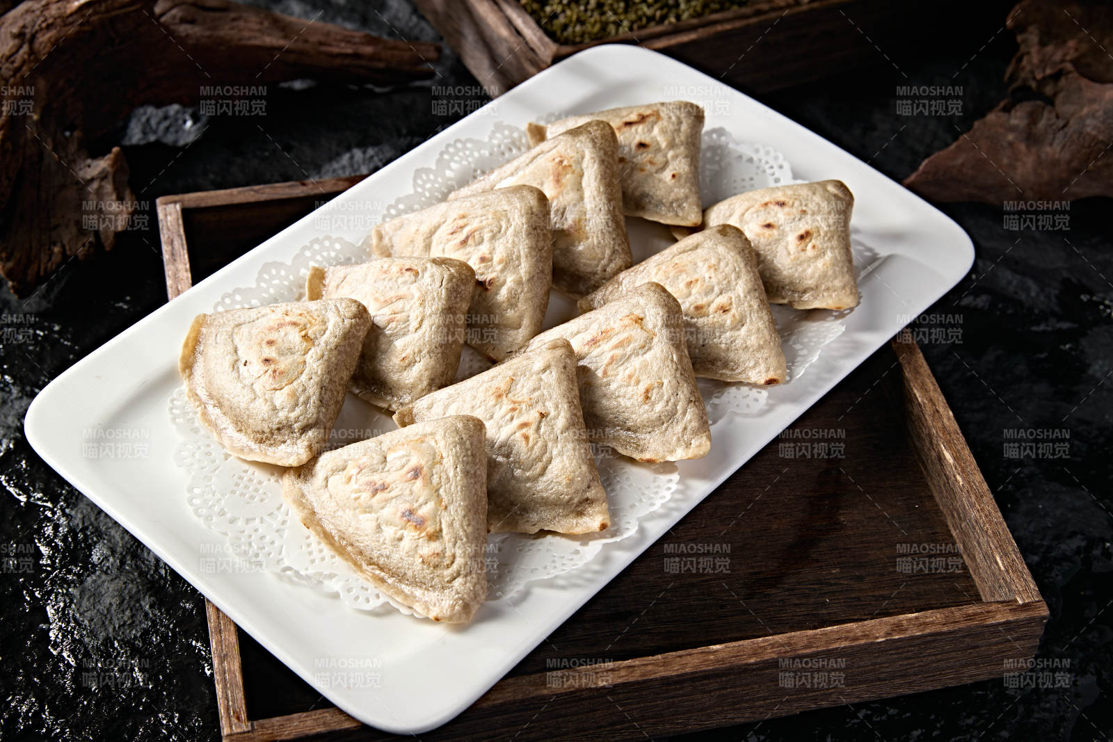 张家口坝上农家美食锅巴莜面饺子图片