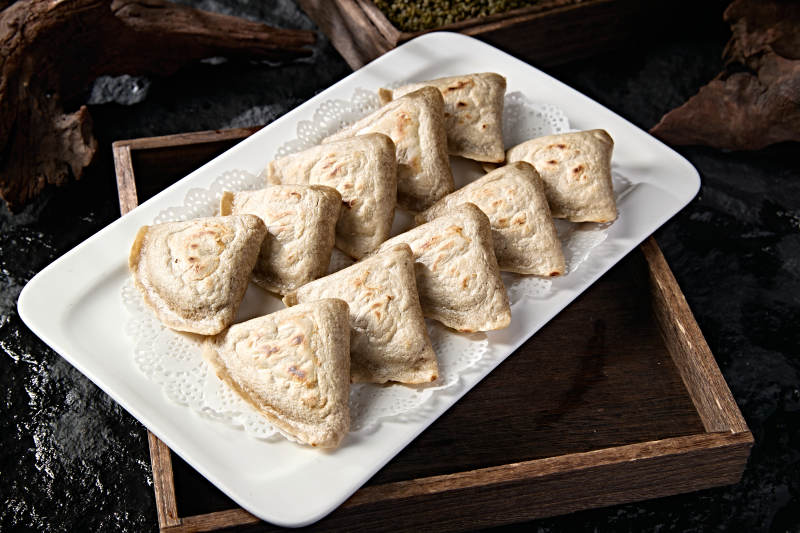 张家口坝上农家美食锅巴莜面饺子图片