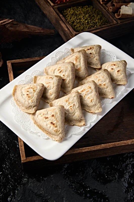 张家口坝上农家美食锅巴莜面饺子图片