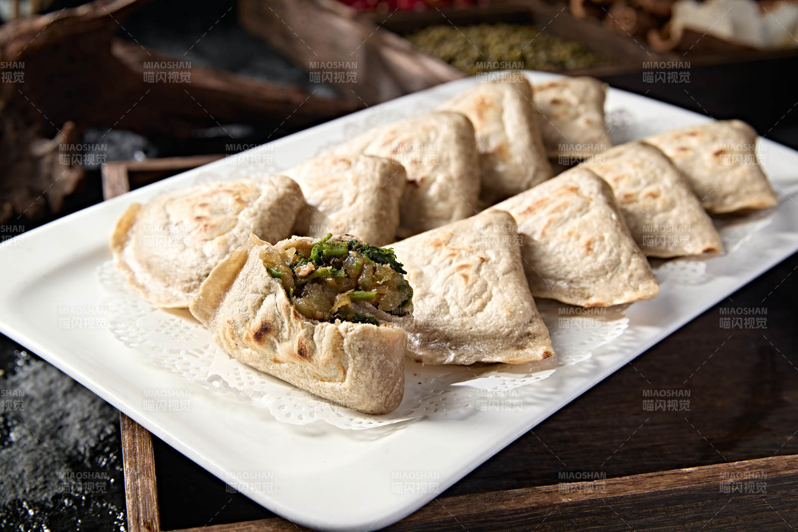 张家口坝上农家美食锅巴莜面饺子图片