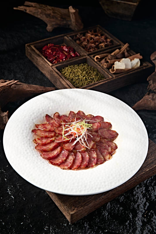 川渝地区自制美味腊肠切片图片