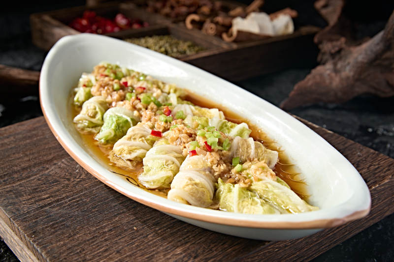中餐美食蒜蓉米椒蒸白菜猪肉卷图片