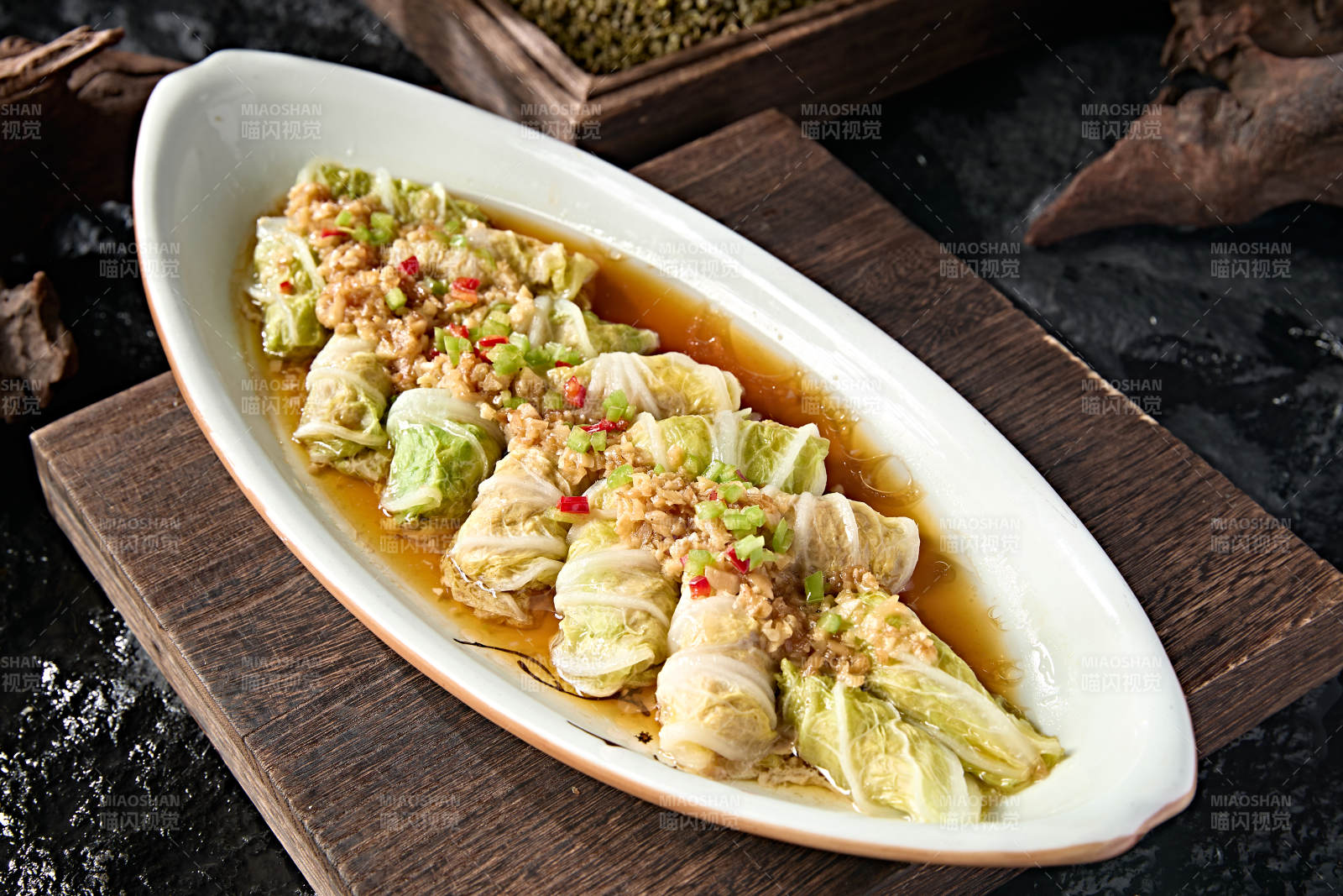 中餐美食蒜蓉米椒蒸白菜猪肉卷图片