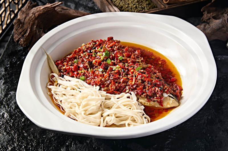 中餐湖南湘菜代表美食剁椒鱼头图片