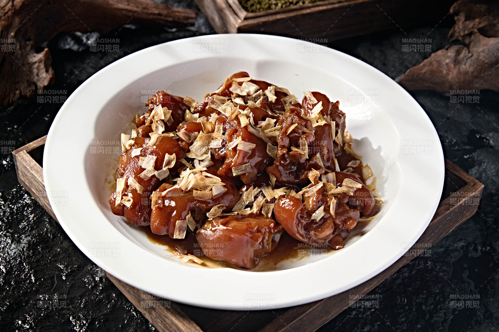 中餐红烧葱香美味猪脚块图片