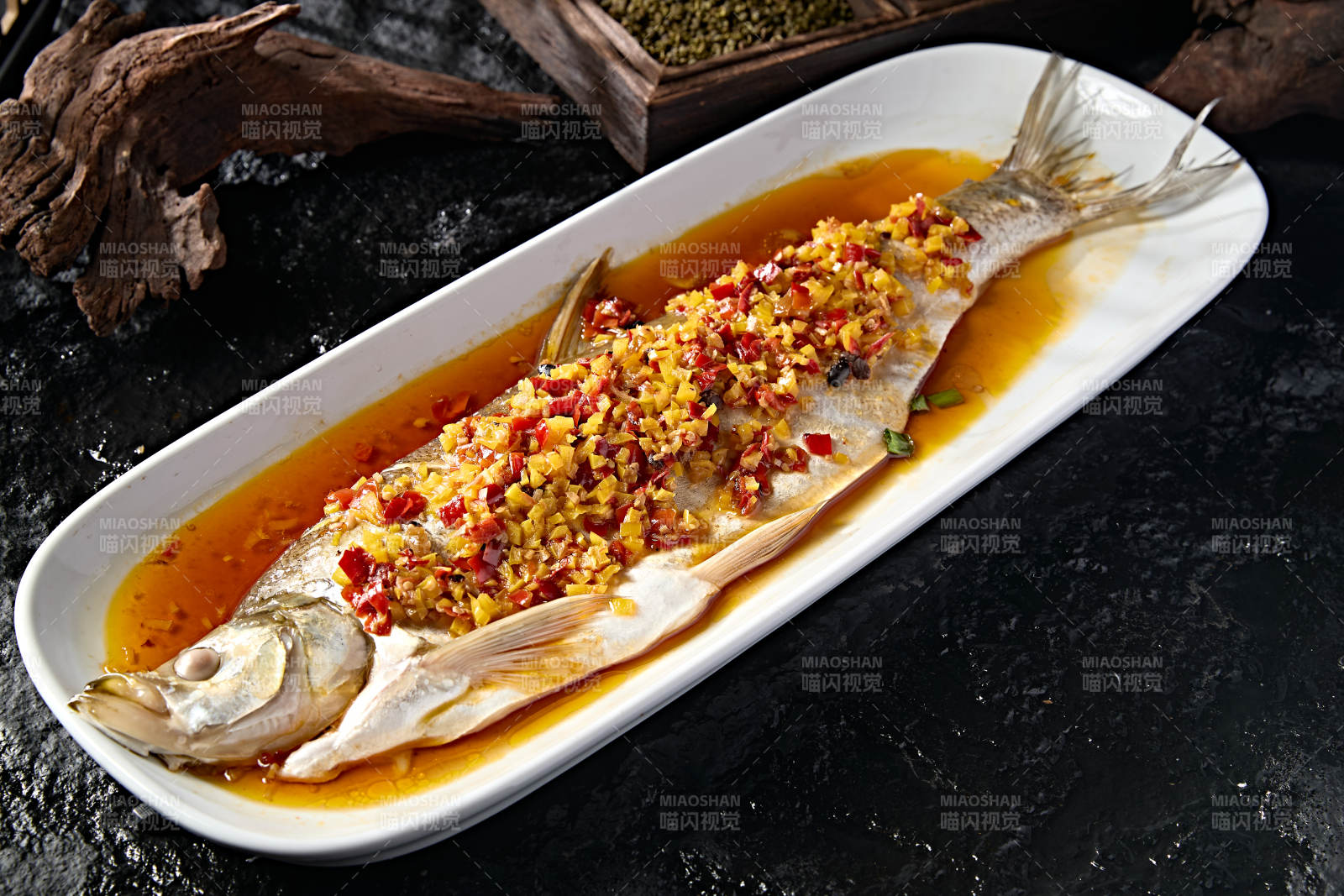 中餐湘菜豆豉剁椒蒸翘嘴白鱼图片