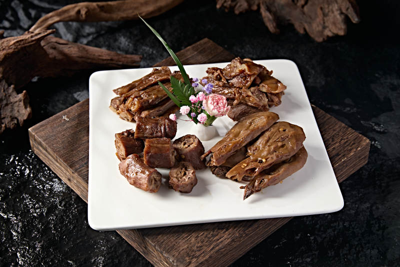 无妨地方特色美食卤味鸭货拼盘图片