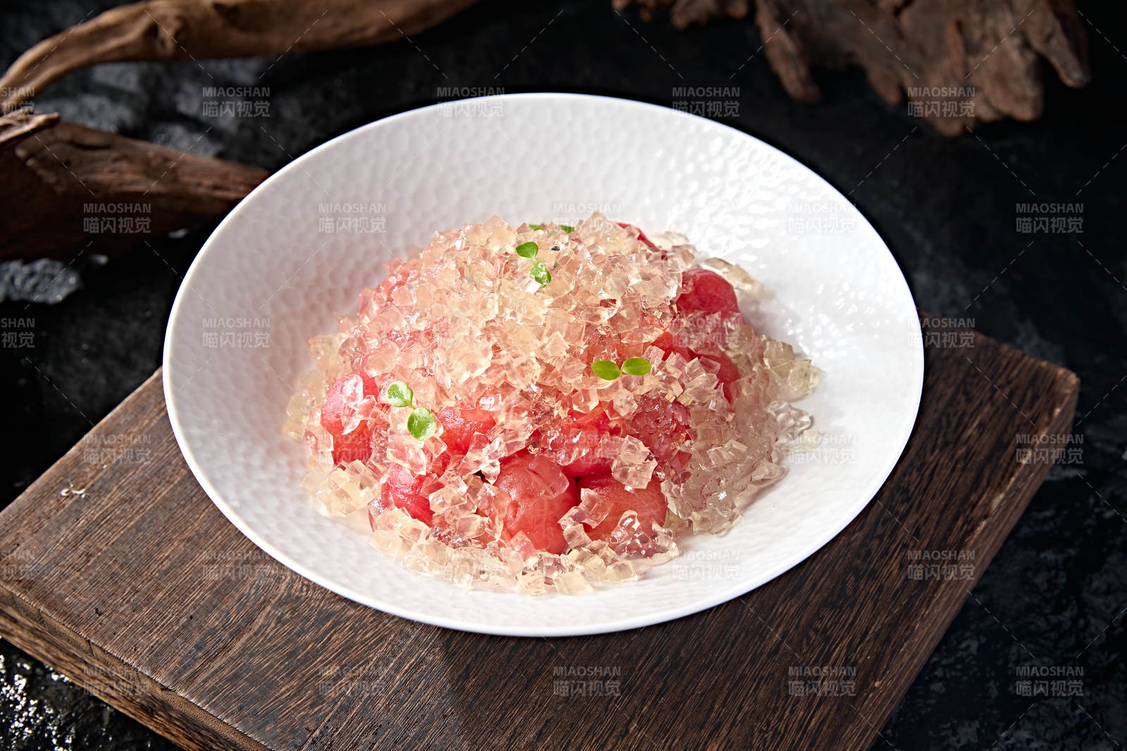 精美中餐凉菜糖腌圣女果拌水晶粉图片