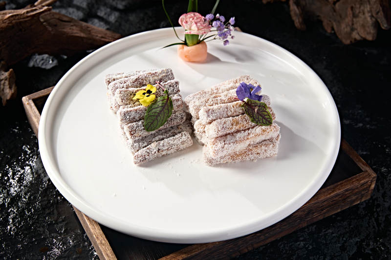 美味中餐甜品美食椰蓉炸红薯条图片