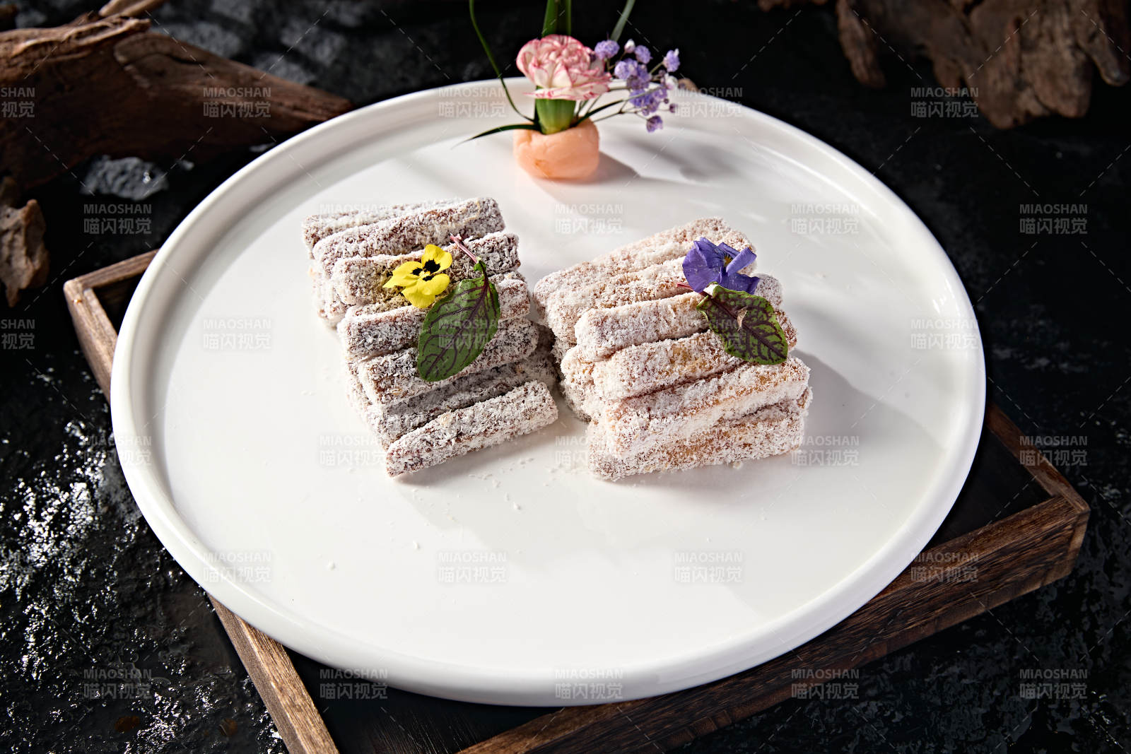 美味中餐甜品美食椰蓉炸红薯条图片